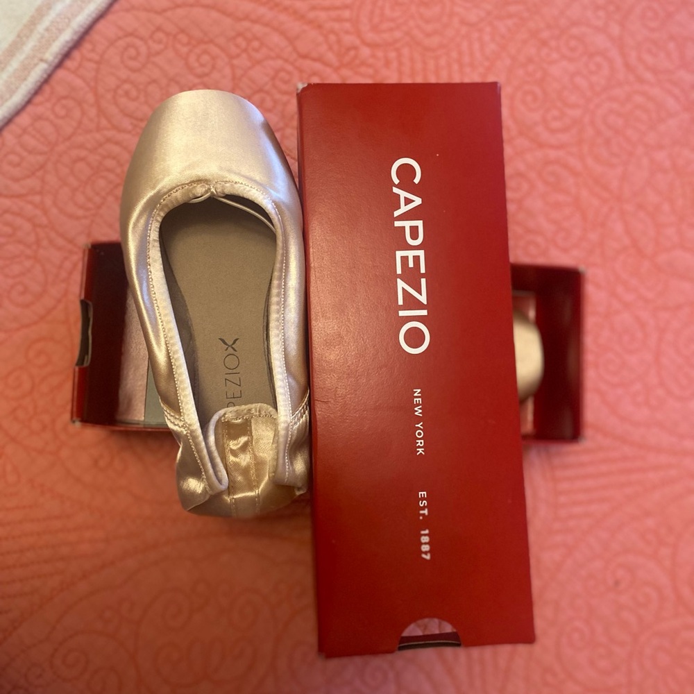 Capezio - Ava - Pointe Shoe Ballet 🩰